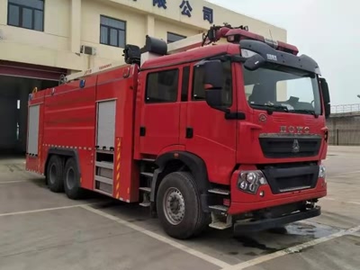 江特牌 18米舉高噴射消防車(chē)